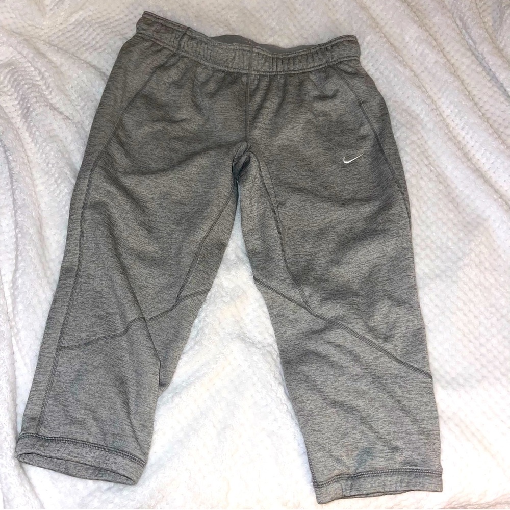 Nike Dri Fit low rise sweatpant capri